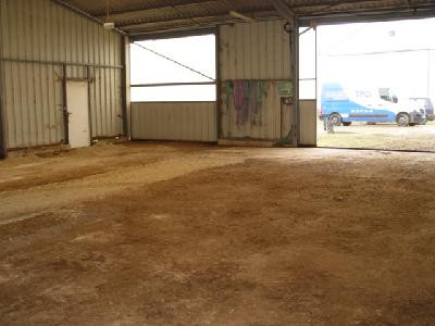 entrepot de stockage local hangar